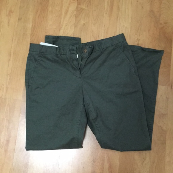 GAP Pants - GAP dark olive green khakis